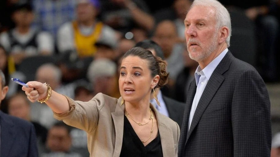 Becky Hammon: Pliva među ajkulama, puca iz puške i vodi Spurse 
