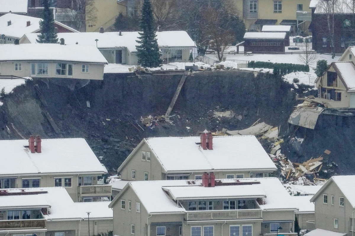 Norveški spasioci uz pomoć dronova i pasa tragaju za nestalima u klizištu