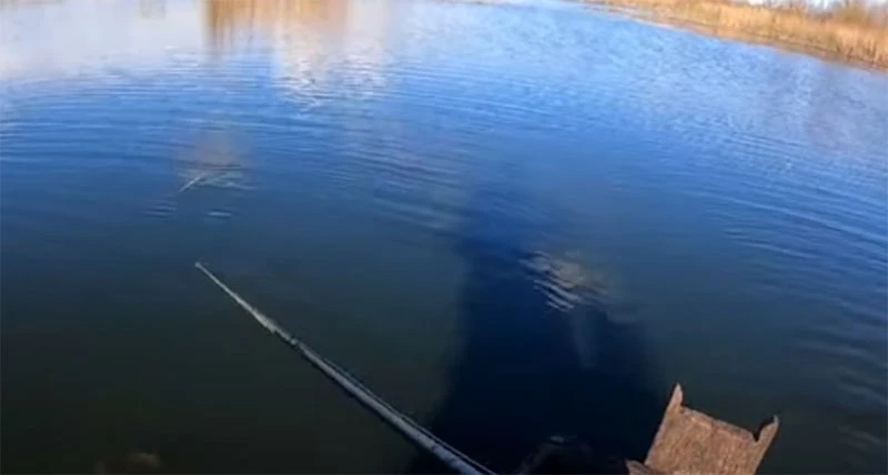Ribar iz Petrinje snimio potres na jezeru