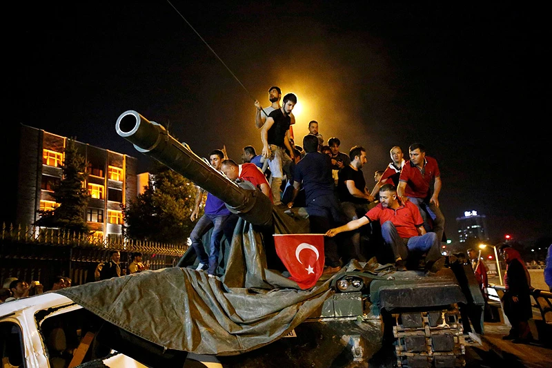 Okrutna Turska: Doživotni zatvor za 92 osobe