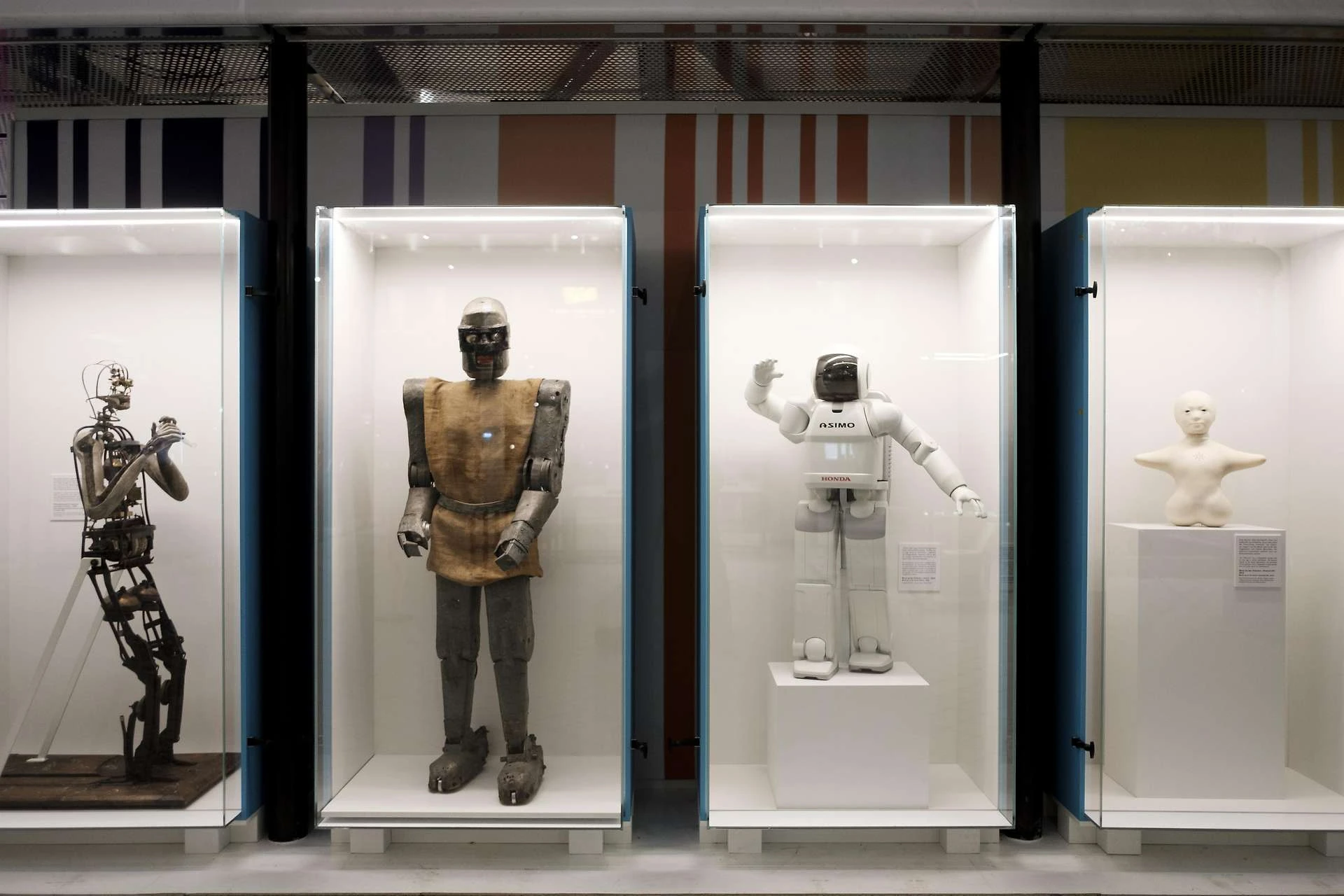 Utopije i histerije vezane uz humanoidne robote i umjetnu inteligenciju