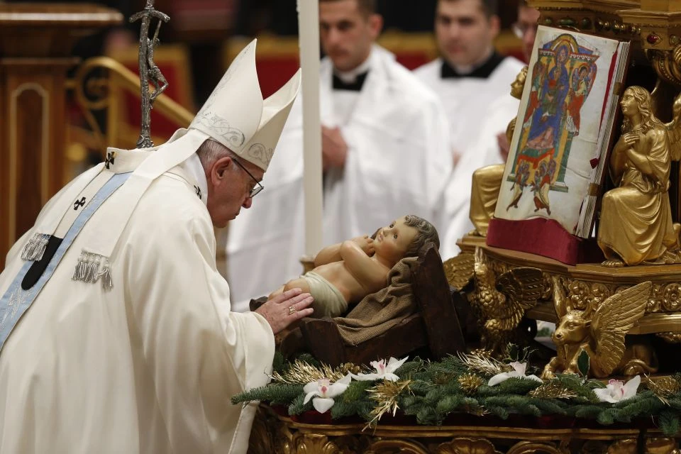 Papa Franjo u božićnoj poruci: Cjepivo treba biti dostupno svima