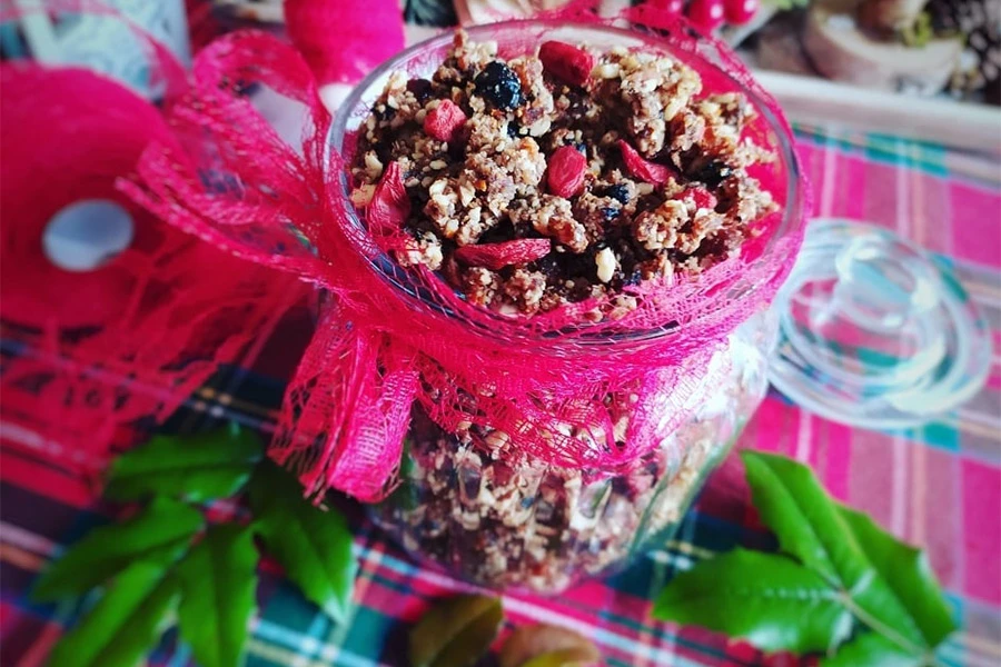 Christmas Rawnola - granola