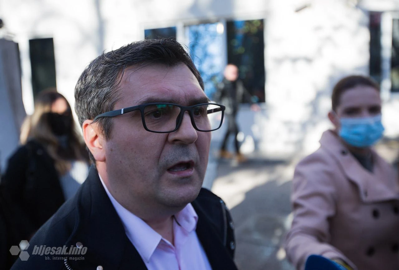 Radnici HT Mostar ponovno izlaze na ulicu