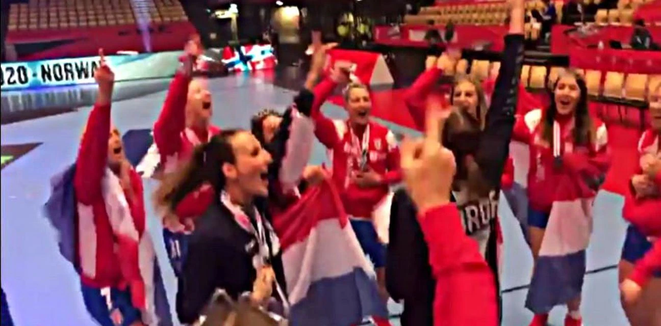 Norvežanke osvojile zlato pa pjevale hrvatsku pjesmu s Hrvaticama