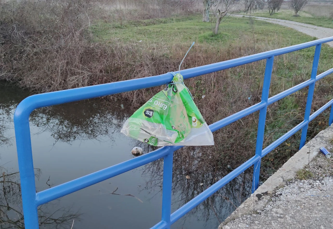Što krije Hutovo blato: Limenke piva, vrećice, plastiku