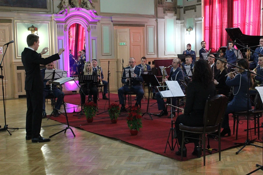 Vojni orkestar OS BiH priredio tradicionalni Božićni koncert Ministarstva obrane BiH