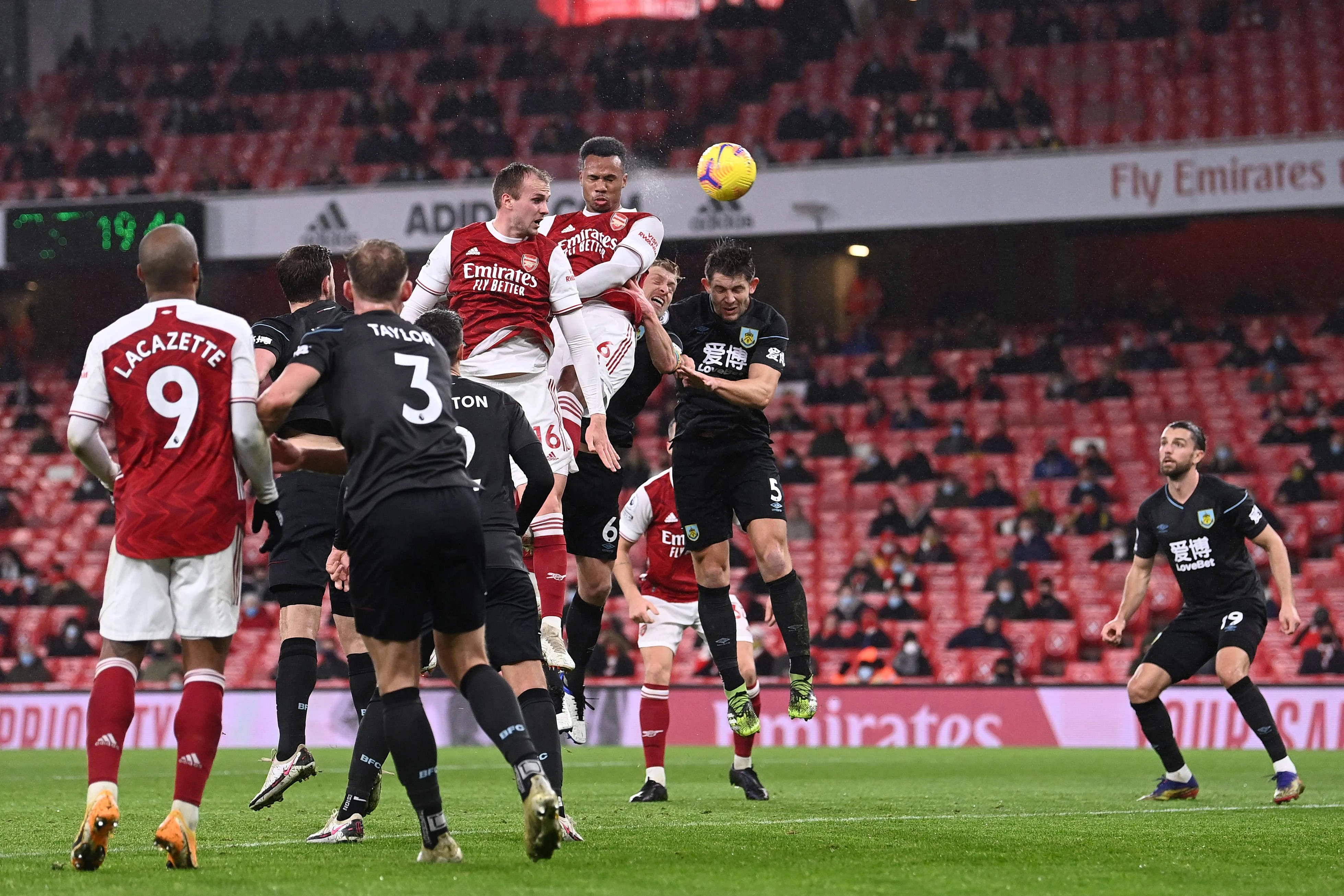 "Topnici" bez baruta: Burnley prvi put u povijesti dobio Arsenal