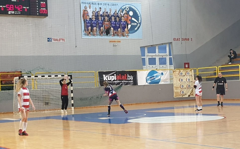 Mostarke bez izgleda u Grudama