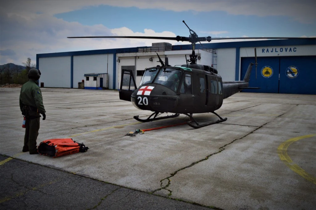 Helikopter Oružanih snaga BiH u akciji potrage za nestalim avionom