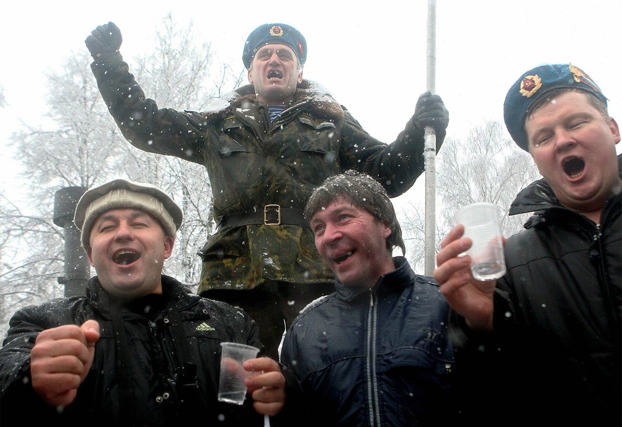 Cjepivo ili Vodka? Rusi u problemima, ne bi smjeli piti ako će primiti Sputnik V