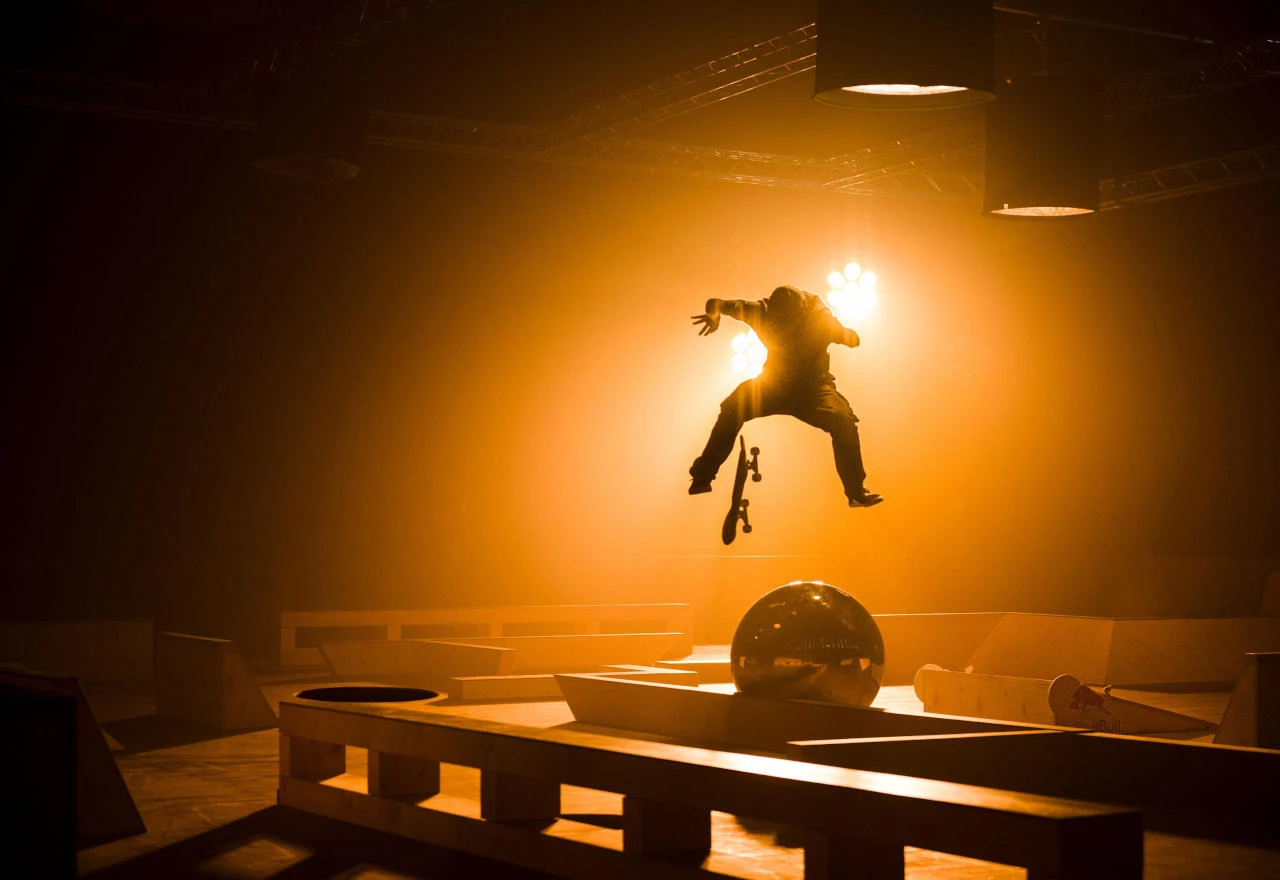 Majstori skateboardinga u pokretnom labirintu
