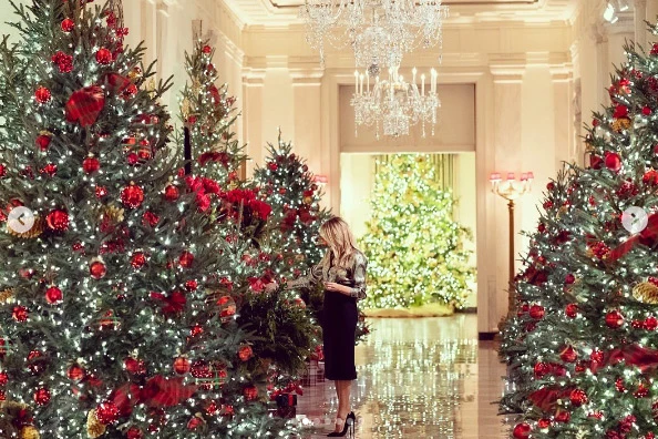 Melania posljednji put okitila Bijelu kuću