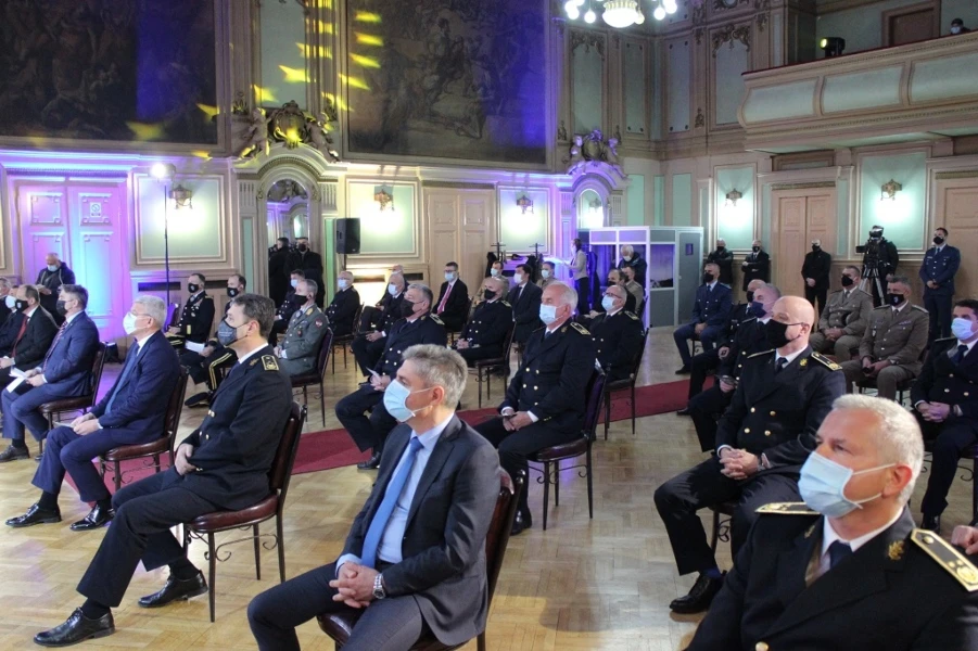 Obilježena jubilarna 15. godišnjica Oružanih snaga BiH