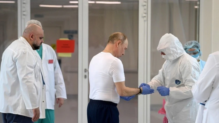 Sad se zna zašto se Putin nije cijepio protiv koronavirusa