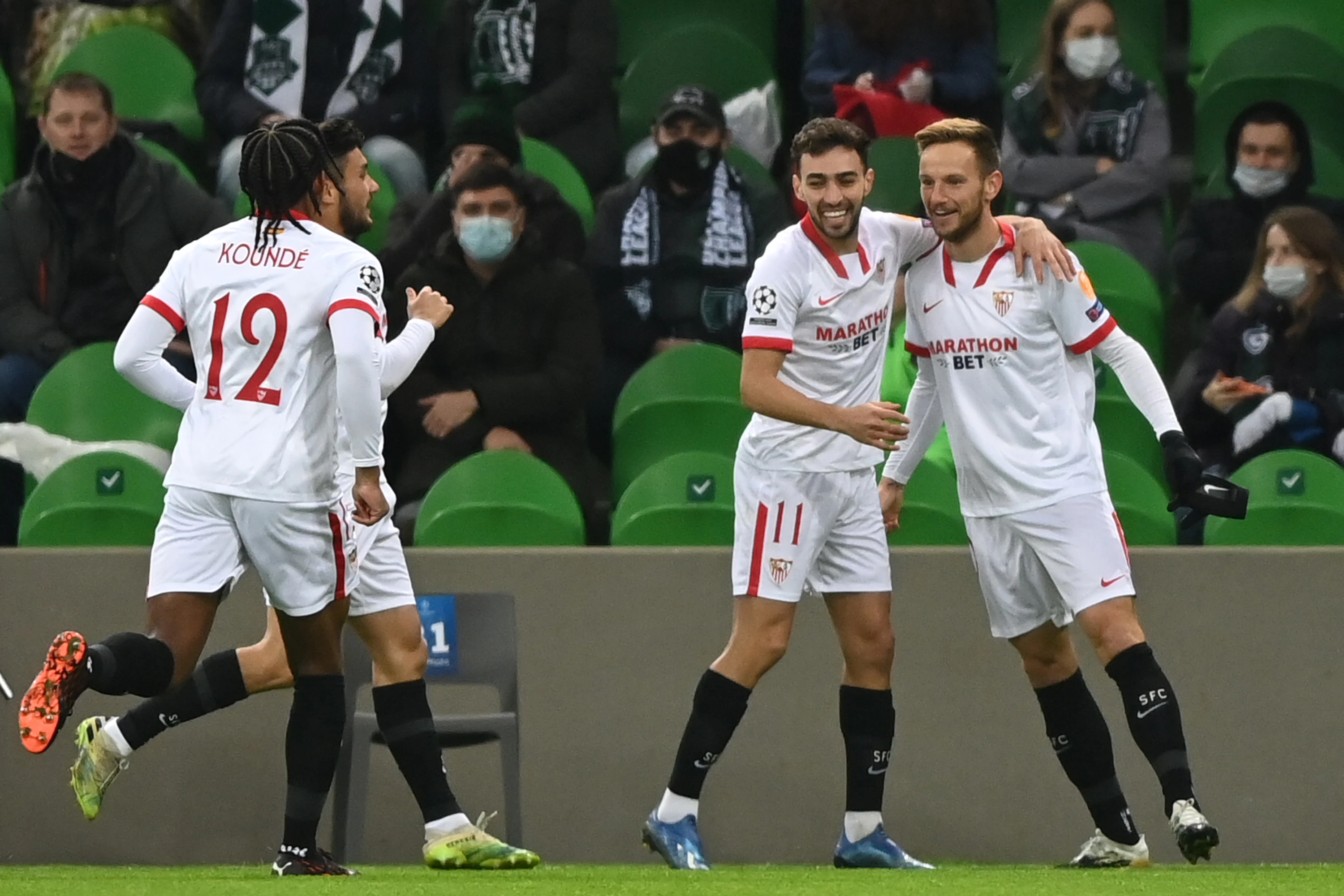 Sevilla i Chelsea kasnim golovima osigurali prolaz skupine