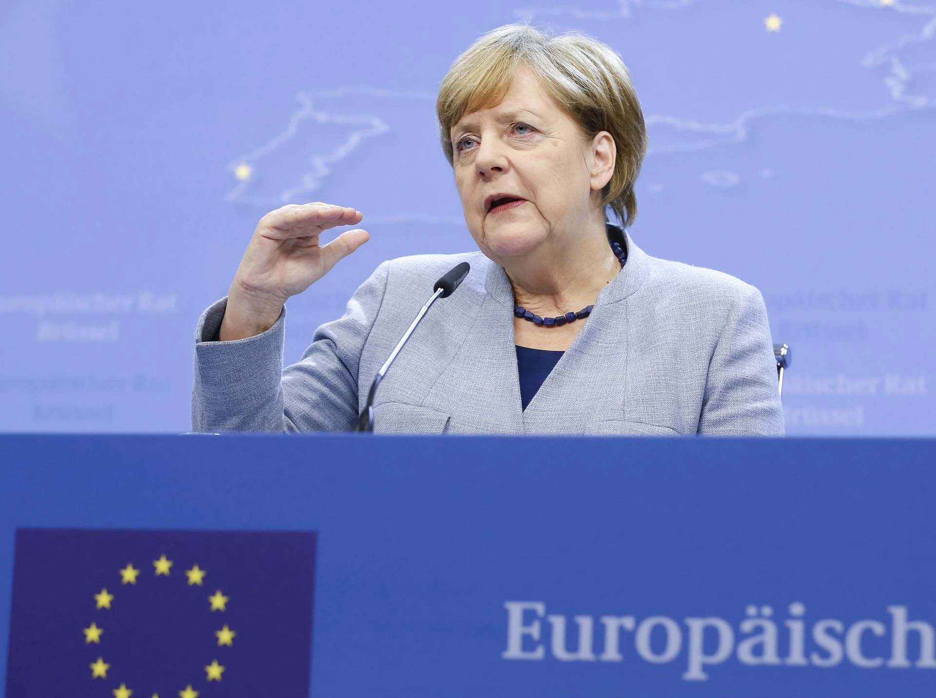 Angela Merkel primila čestitke u povodu 15. godišnjice na čelu vlade