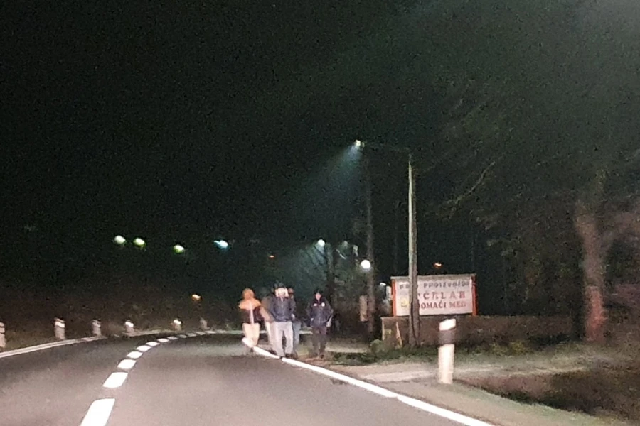 Migrante ne napada koronavirus: U grupama hodaju za vrijeme policijskog sata
