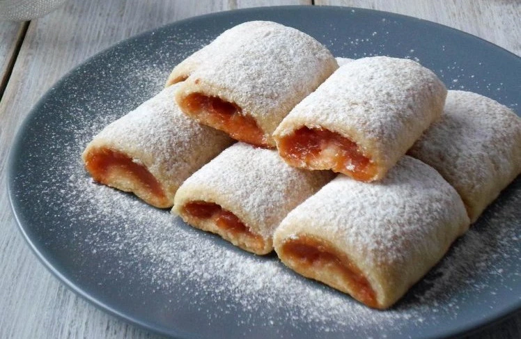 Starinski recept za prhke štrudlice s pekmezom