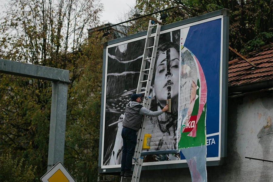 Širom BiH fotografije političkih kandidata zamijenila umjetnost