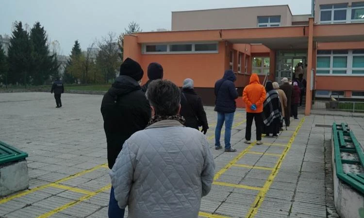 Birališta otvorena