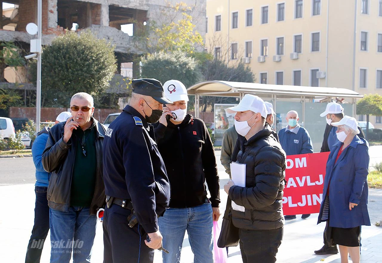 Pregovori su propali: Zdravstveni radnici na ulicama Mostara