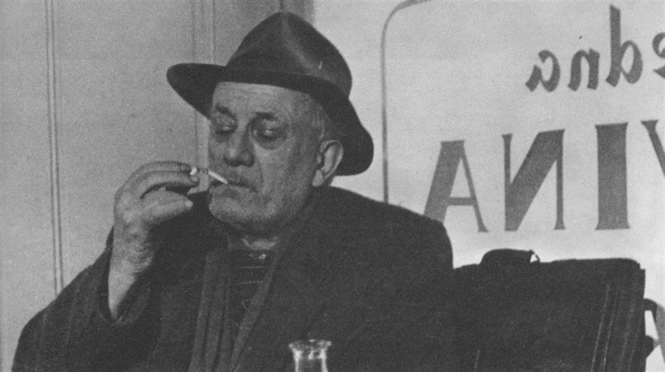 "Leti ko lišće što vir ga vije, za let si, dušo, stvorena"