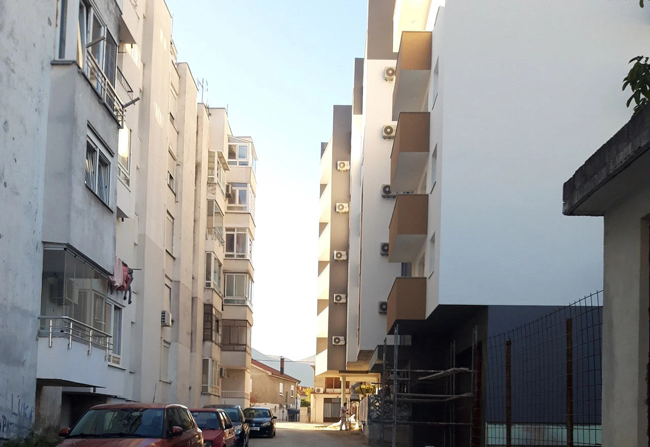 Mostar: Zgrada ih poklopila a Grad ih ne vidi