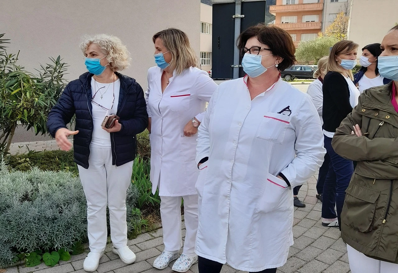 VIDEO | Prosvjed zdravstvenih djelatnika u Mostaru: Nećemo im dati mira
