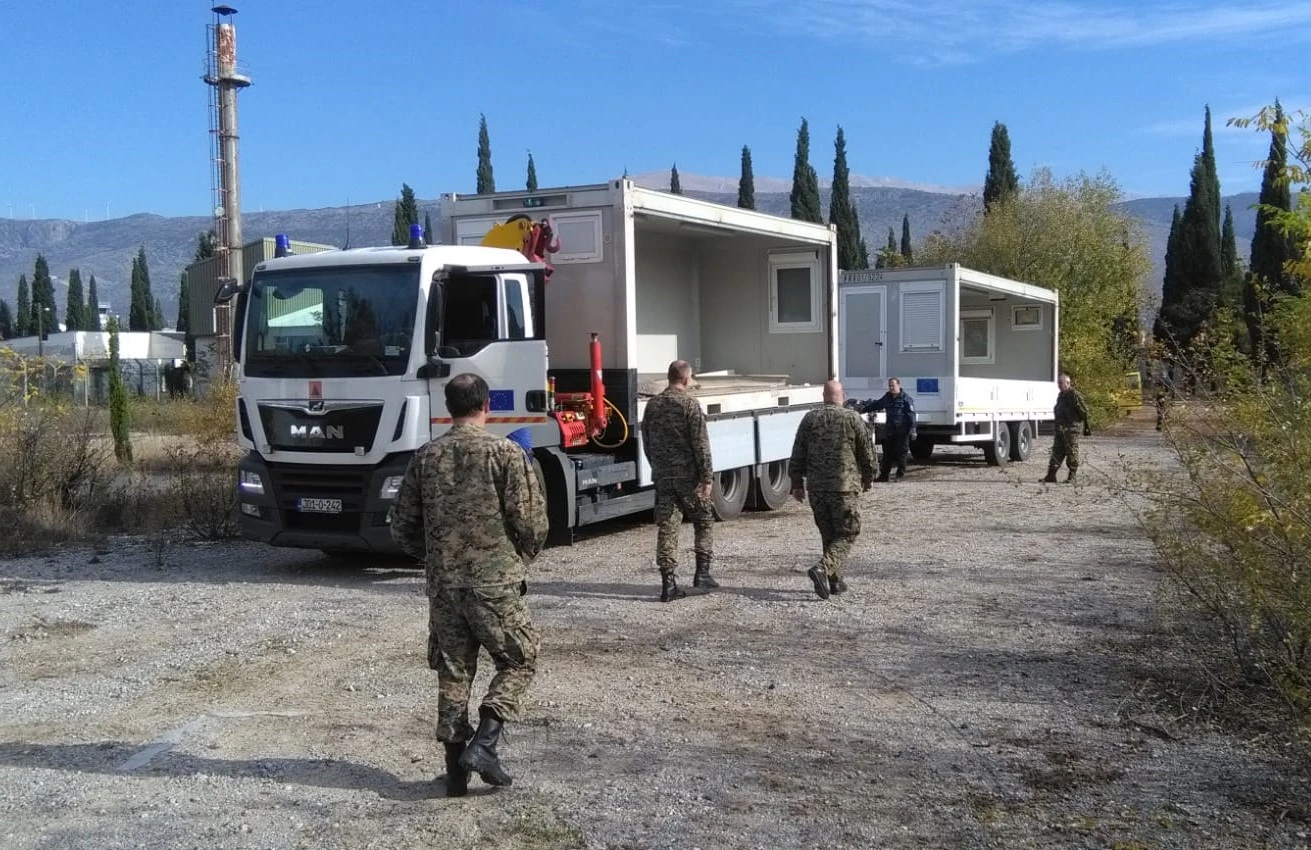 Oružane snage BiH posudile kontejnere Županiji Zapadnohercegovačkoj