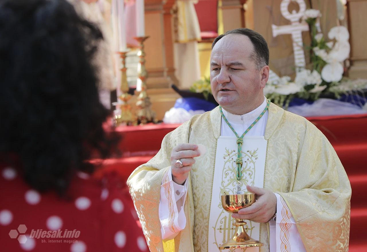 Biskup Palić: U crkve samo s maskama, mise bez zborova