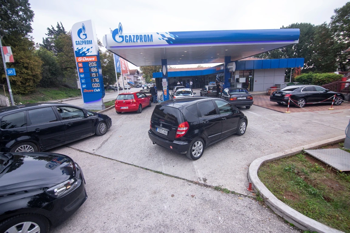 Službeno otvorena GAZPROM benzinska postaja u Grudama