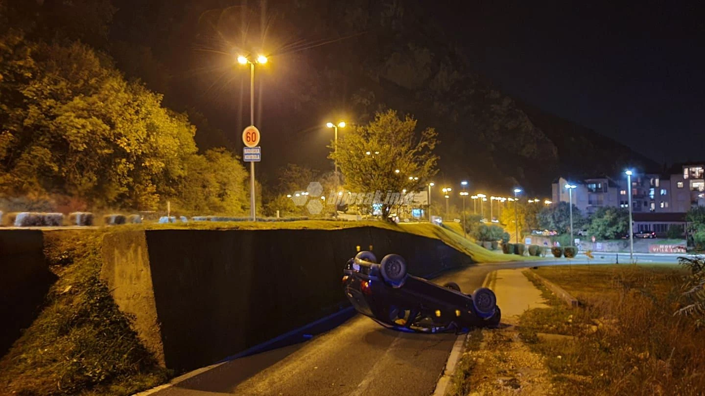 Mostar: Automobilom sletio s nadvožnjaka