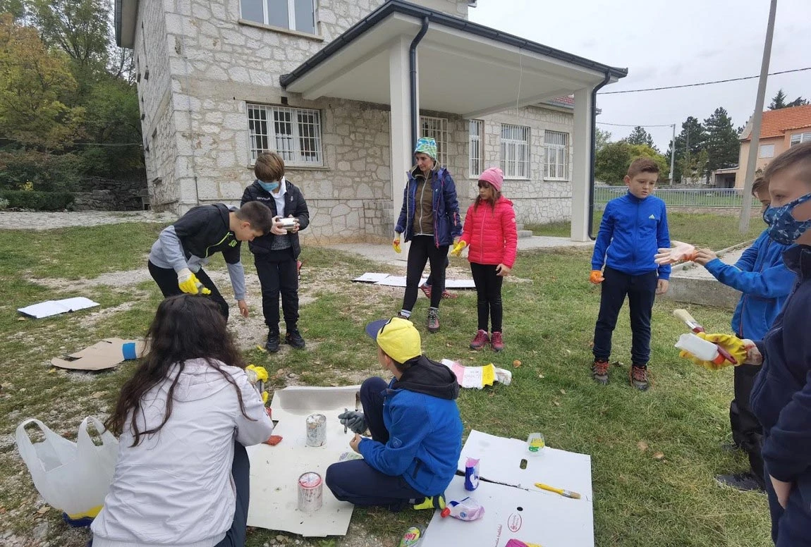 Mali i veliki planinari na veselom izletu