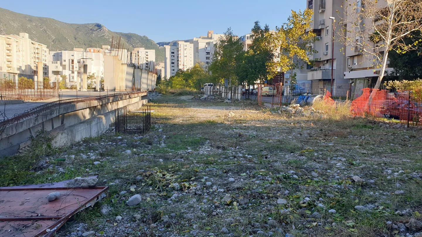Čisti se ''džungla'' oko mostarske dvorane
