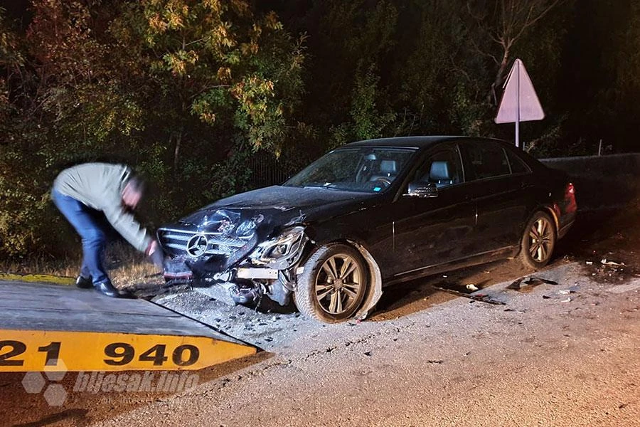 Sudar Mercedesa i Golfa na prometnici Mostar - Čitluk
