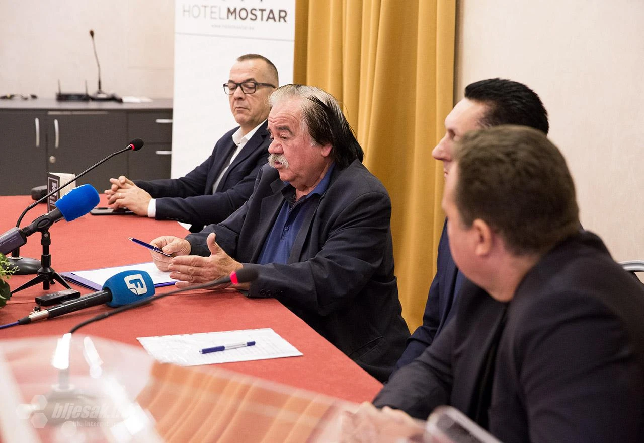 ''Hrvati moraju kazniti HDZ''