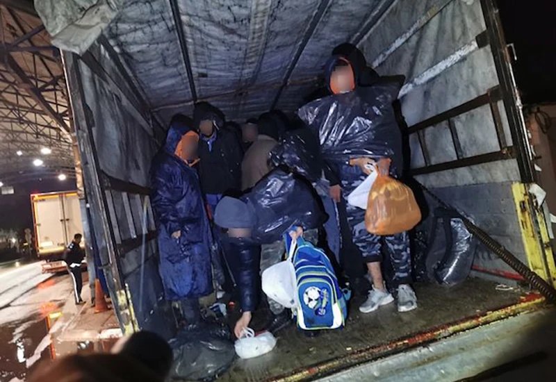 36 migranata u teretnjaku