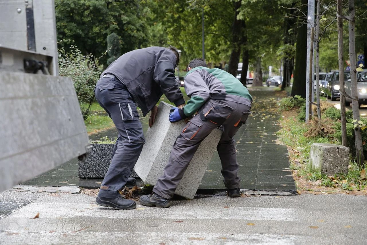 Upitna logika postavljanja korpi za otpatke po Mostaru
