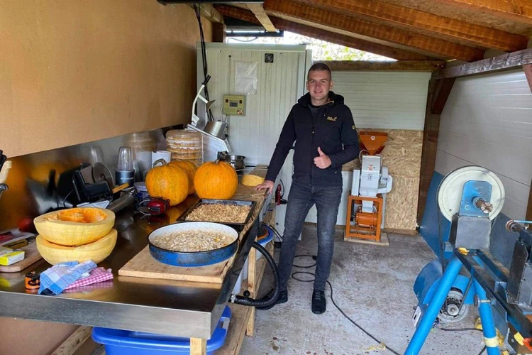 S dobrom idejom posla uvijek ima - Otac i sin proizvode brašno od tikve