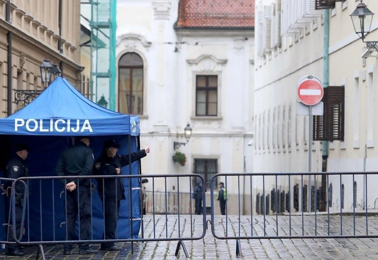 Markov trg i dalje blokiran, na misu se može tek nakon legitimacije