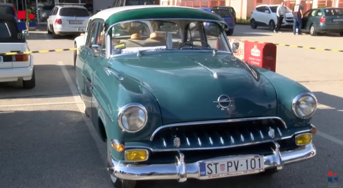 Zaljubljenici u oldtimere se okupili u Fojnici