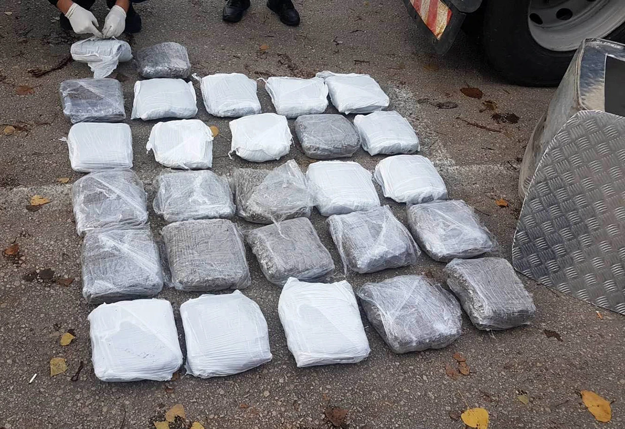 Sedam optuženih za šverc sedam tona droge