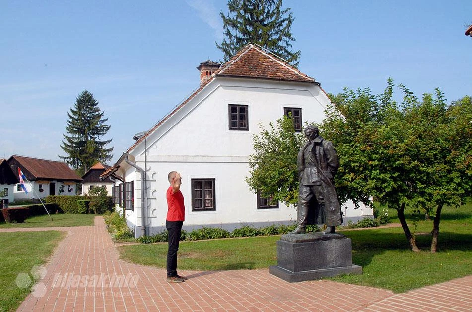 Kumrovec: Druže Tito, sve je otišlo u…