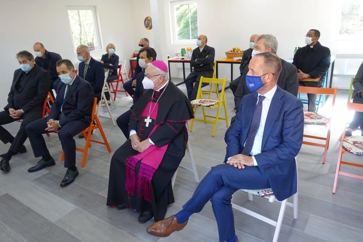 U kampu "Ušivak" donacijom pape Franje otvorena Socijalna služba za migrante