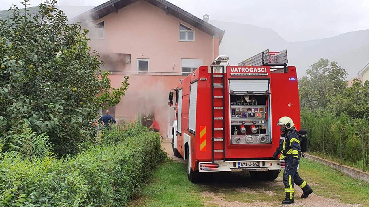 Mostar: Gorjela kuća u Raštanima 