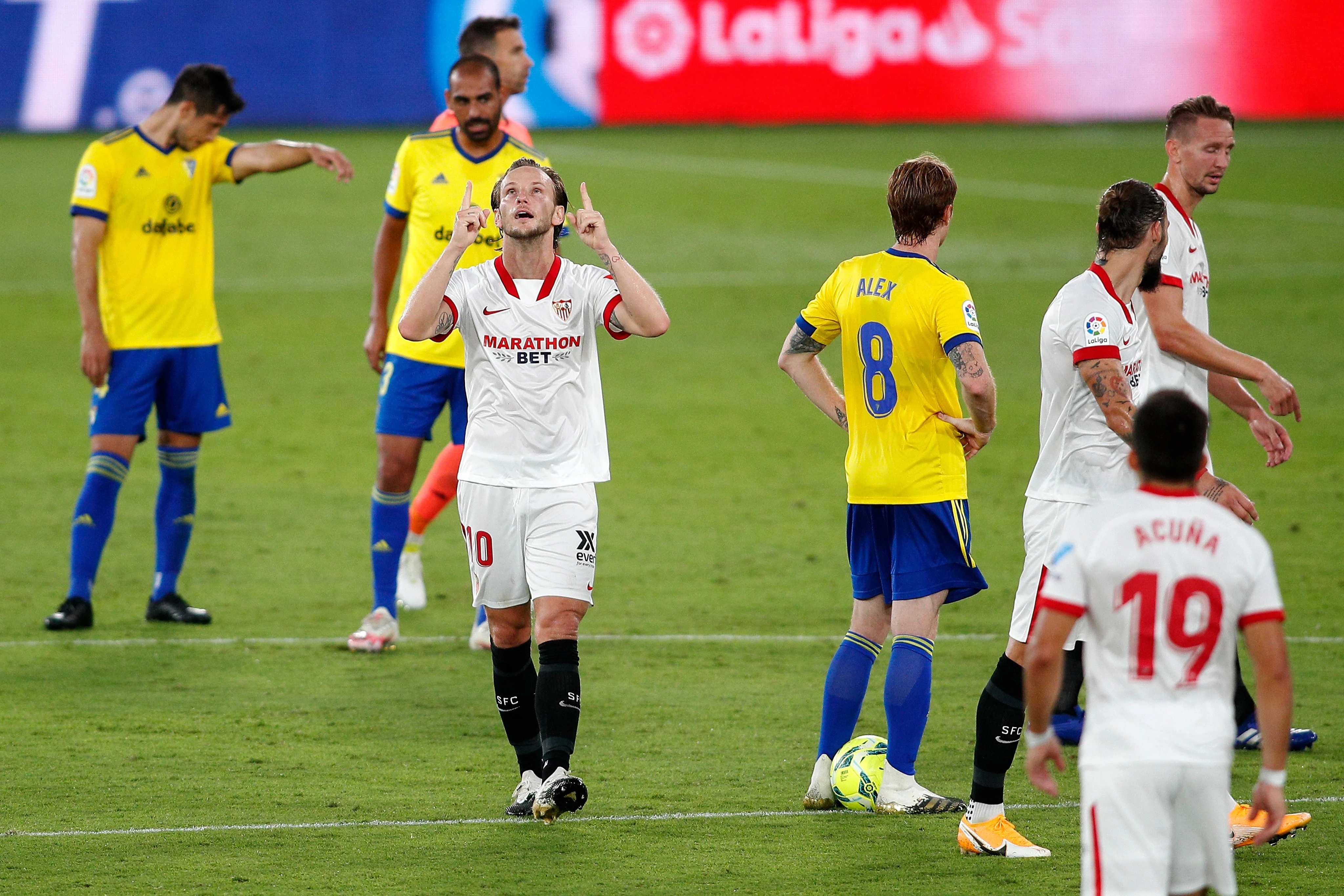 Pobjeda Seville u prvoj utakmici sezone i prvi gol povratnika Rakitića