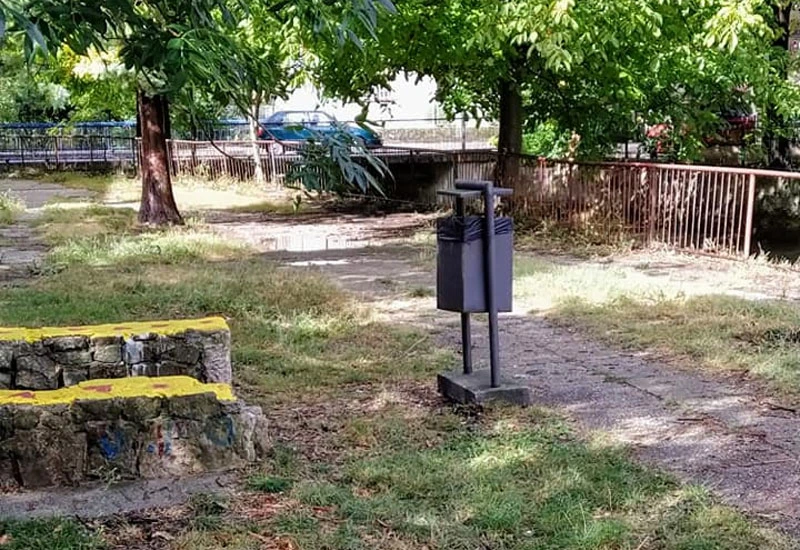 Mostar: Priča jedne obične kante za smeće