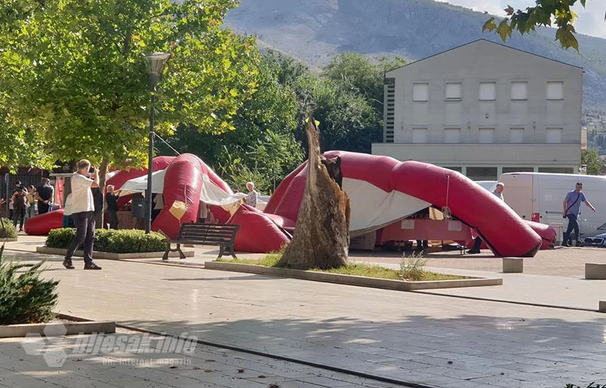 Mostar: Šator 'poklopio' sajam