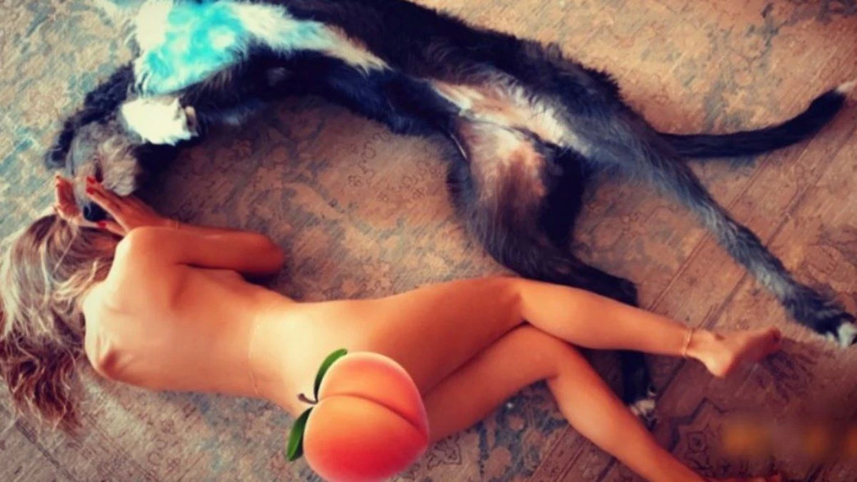 Heidi Klum ponovno u provokativnom izdanju: Naga na podu sa psom